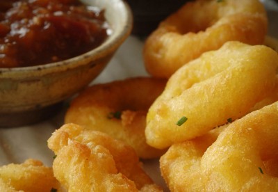 Calamares a la romana med tomatsalsa 