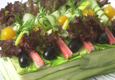 Surimi i smörgåstårta med fyllning 
